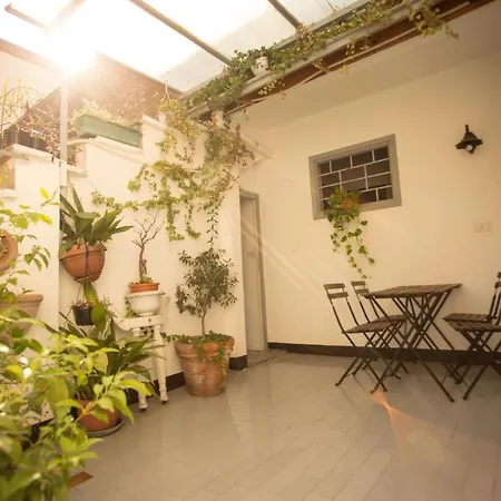 Le Stanze Di Sara Bed & Breakfast 4*